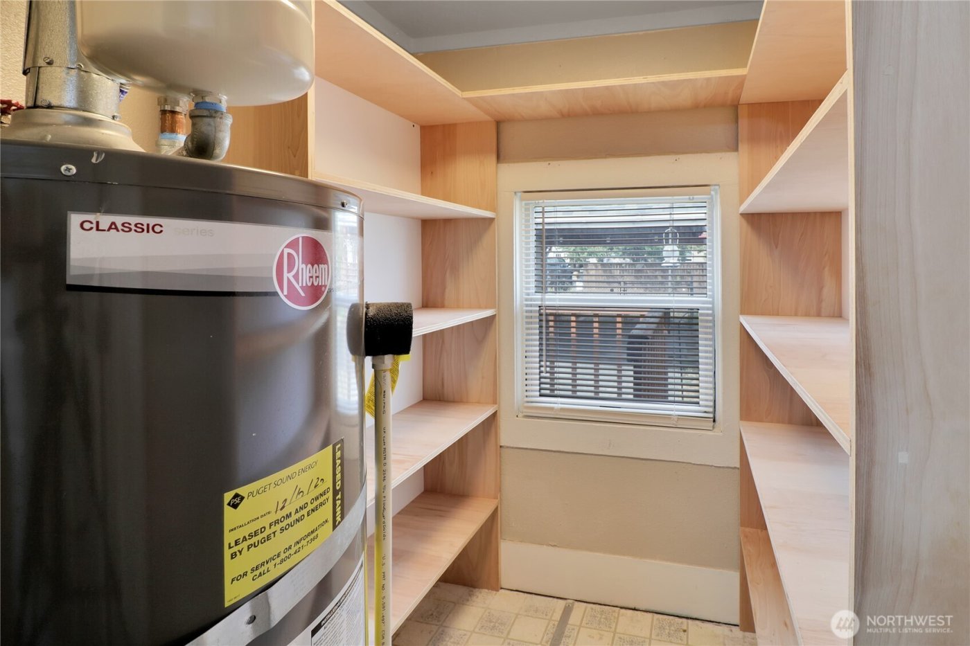 108 2nd Street SE, Rainier, WA 98576