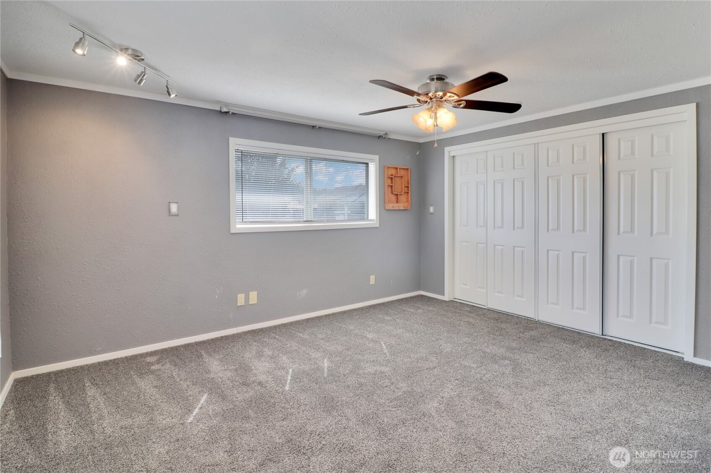 108 2nd Street SE, Rainier, WA 98576