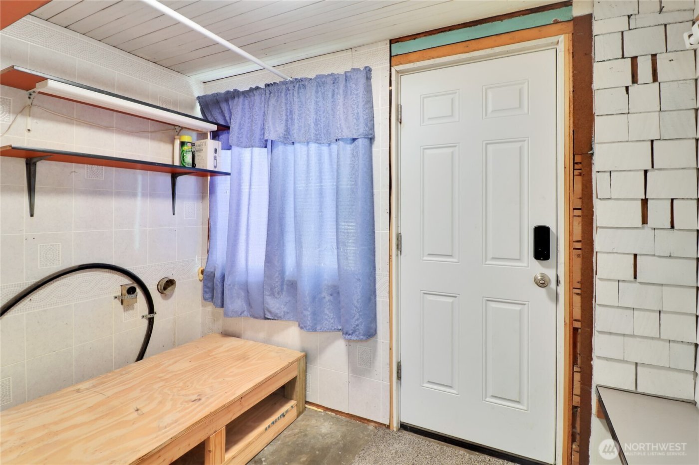 108 2nd Street SE, Rainier, WA 98576