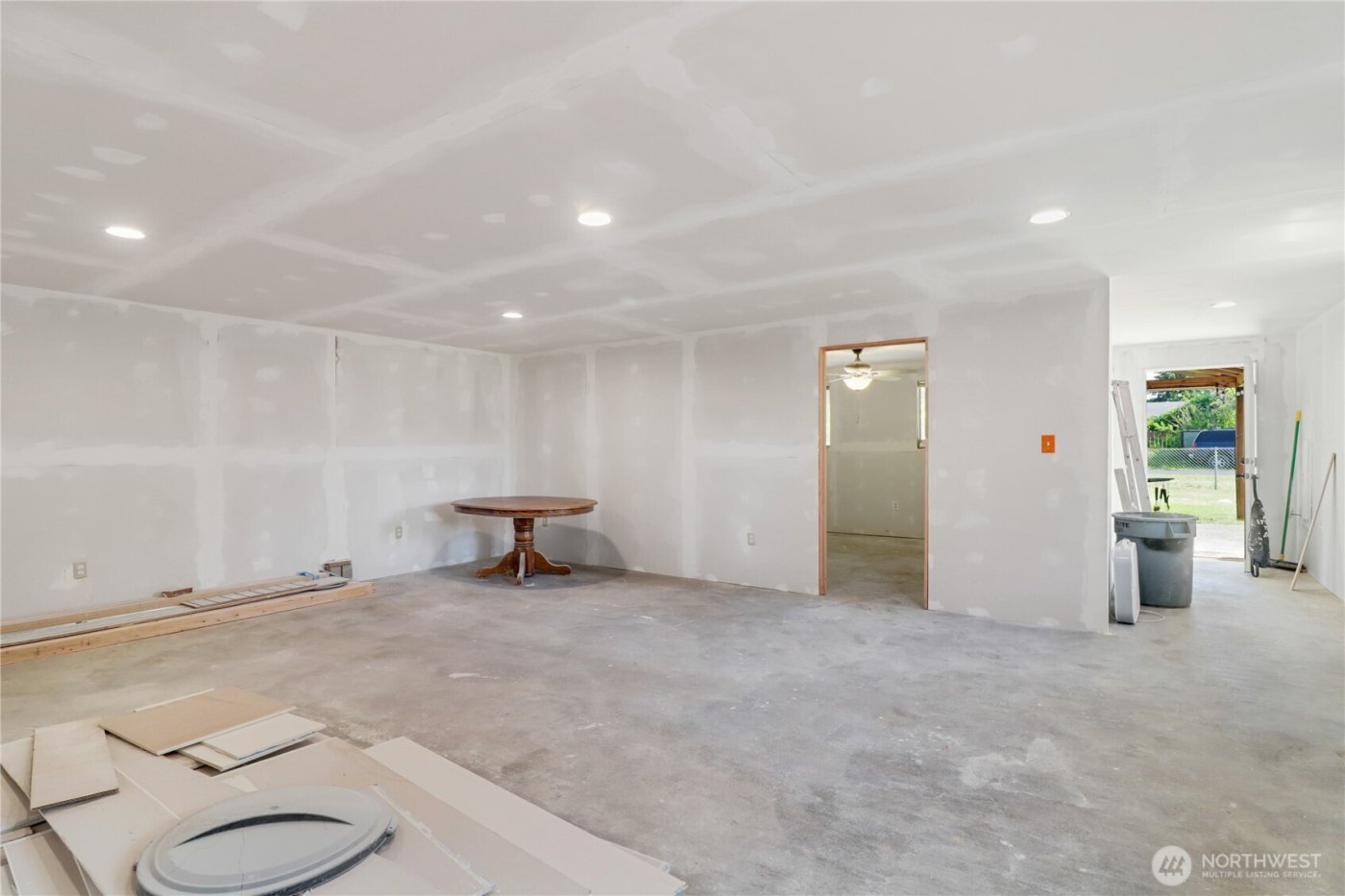 108 2nd Street SE, Rainier, WA 98576