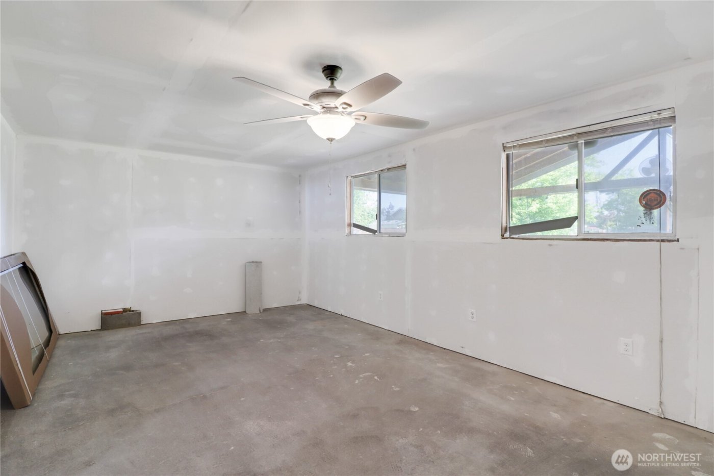 108 2nd Street SE, Rainier, WA 98576