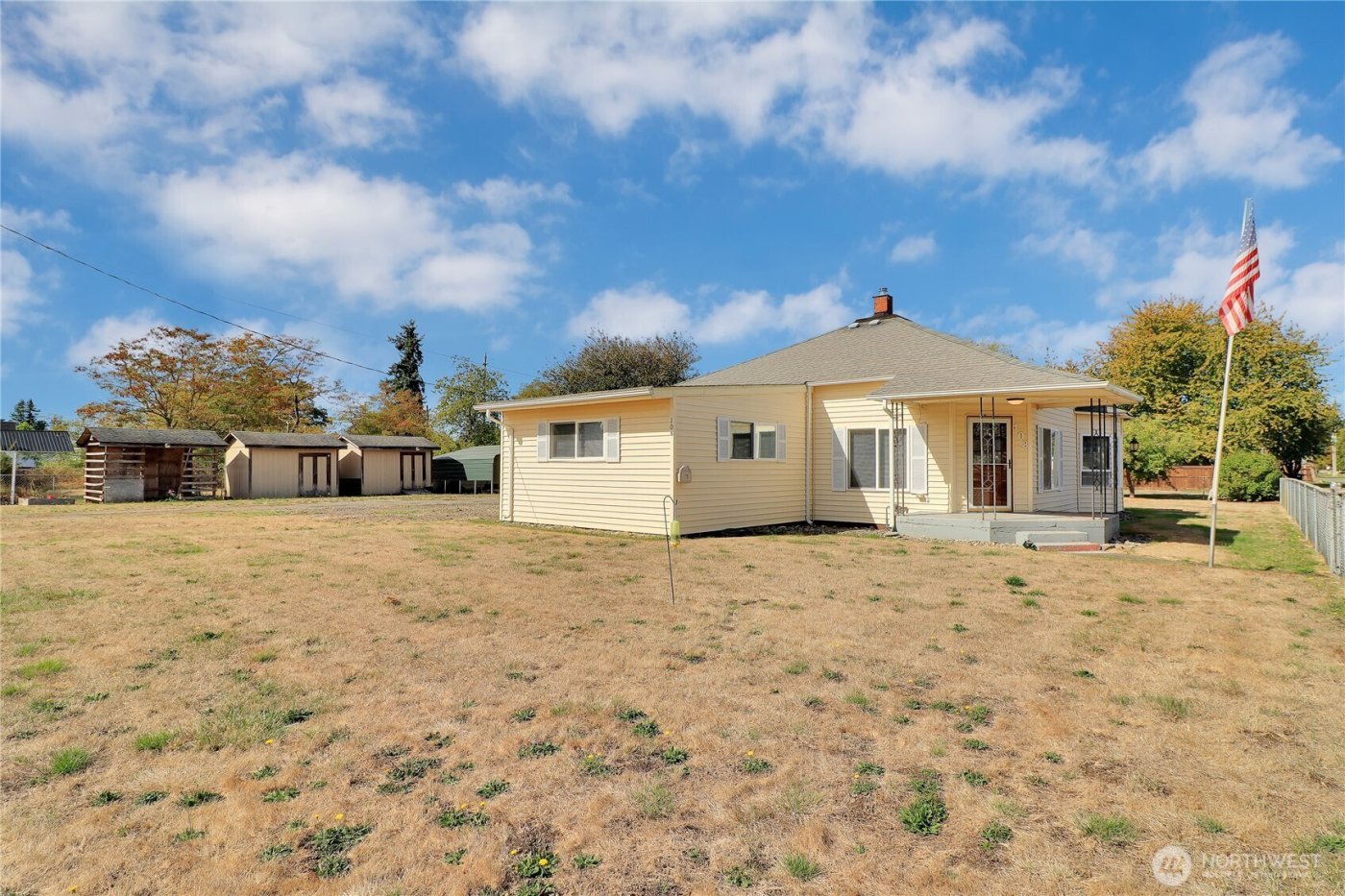 108 2nd Street SE, Rainier, WA 98576