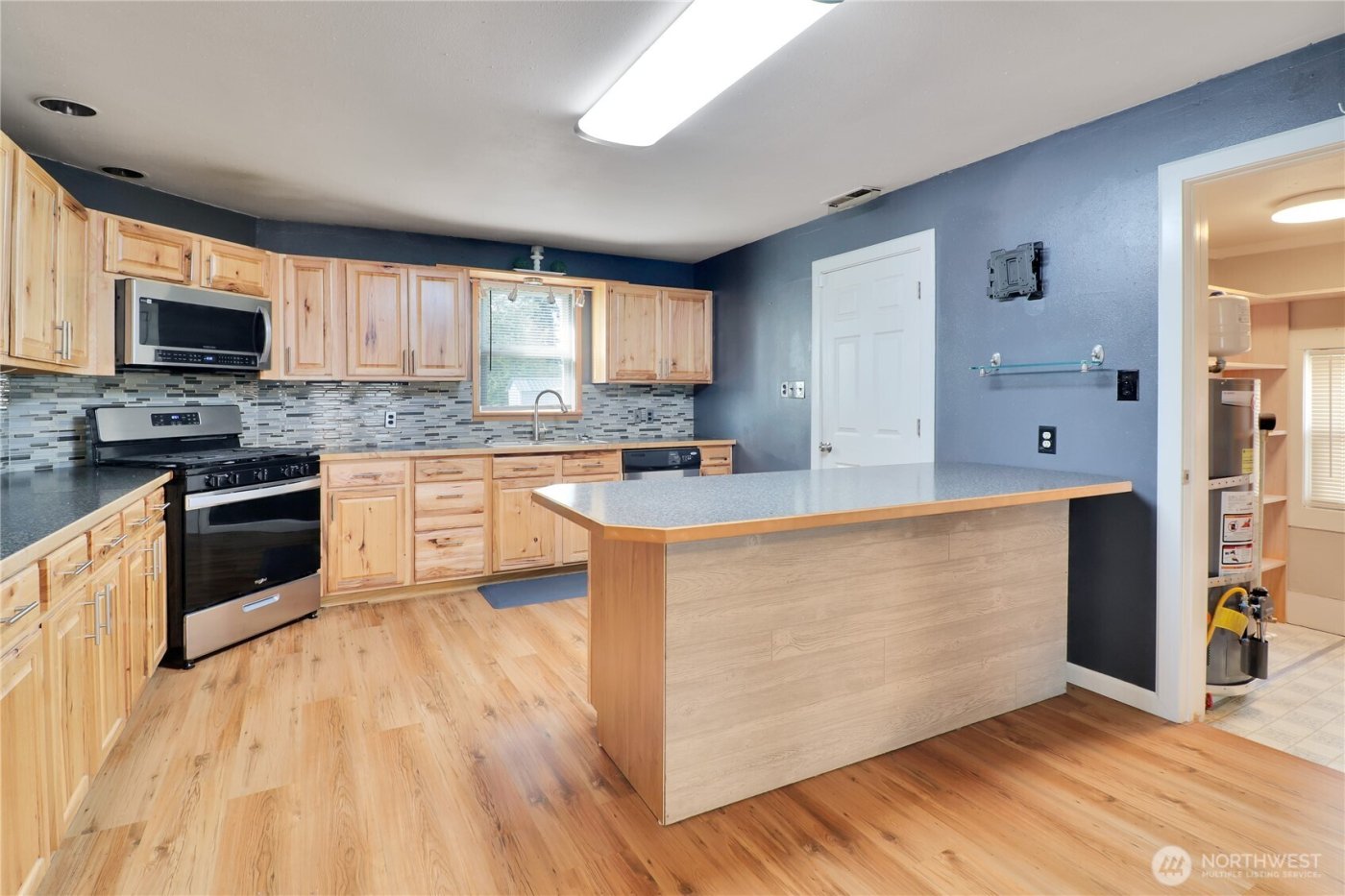 108 2nd Street SE, Rainier, WA 98576