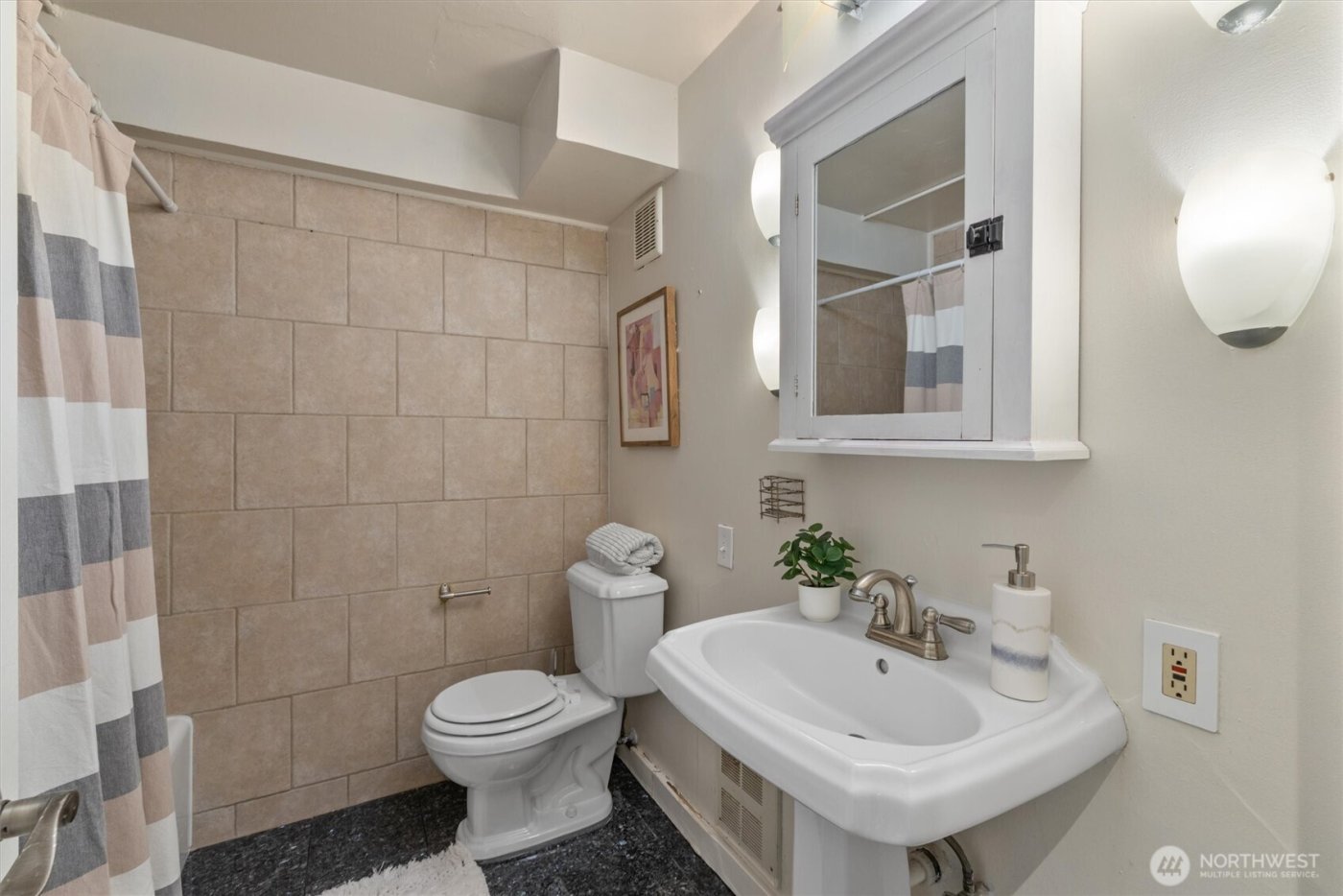 1740 Melrose Avenue #203, Seattle, WA 98122