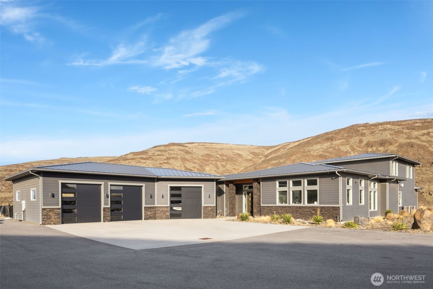 56 Spring Valley Road , Rock Island, WA 98850