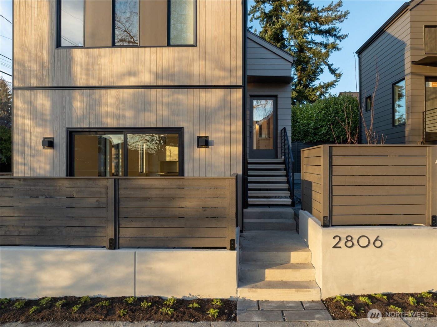 2806 W Dravus Street , Seattle, WA 98199