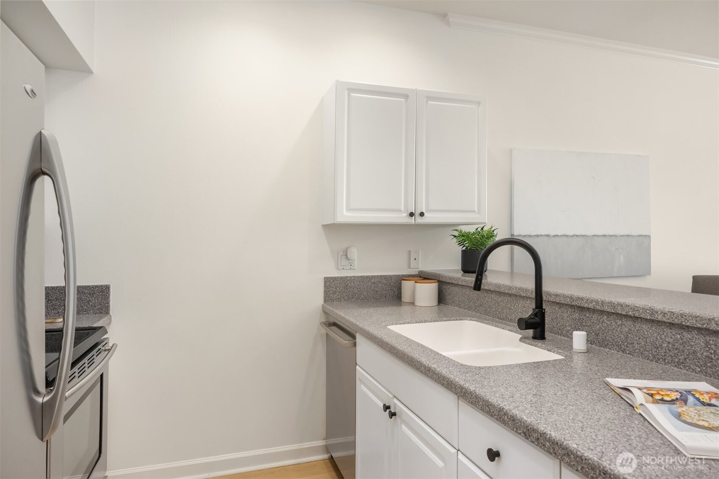 122 S State Street #207 E, Kirkland, WA 98033