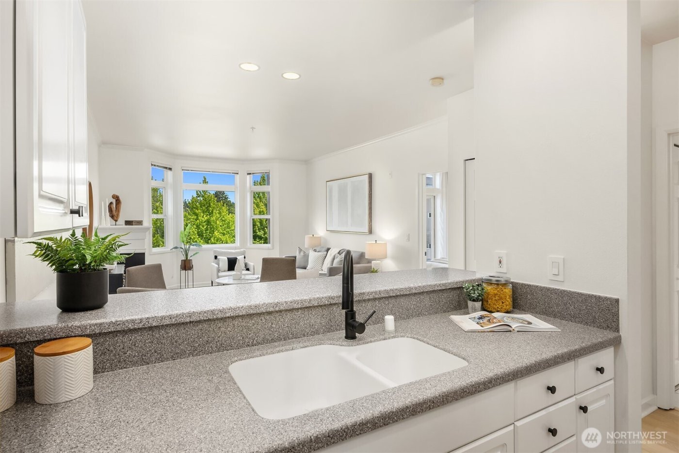 122 S State Street #207 E, Kirkland, WA 98033