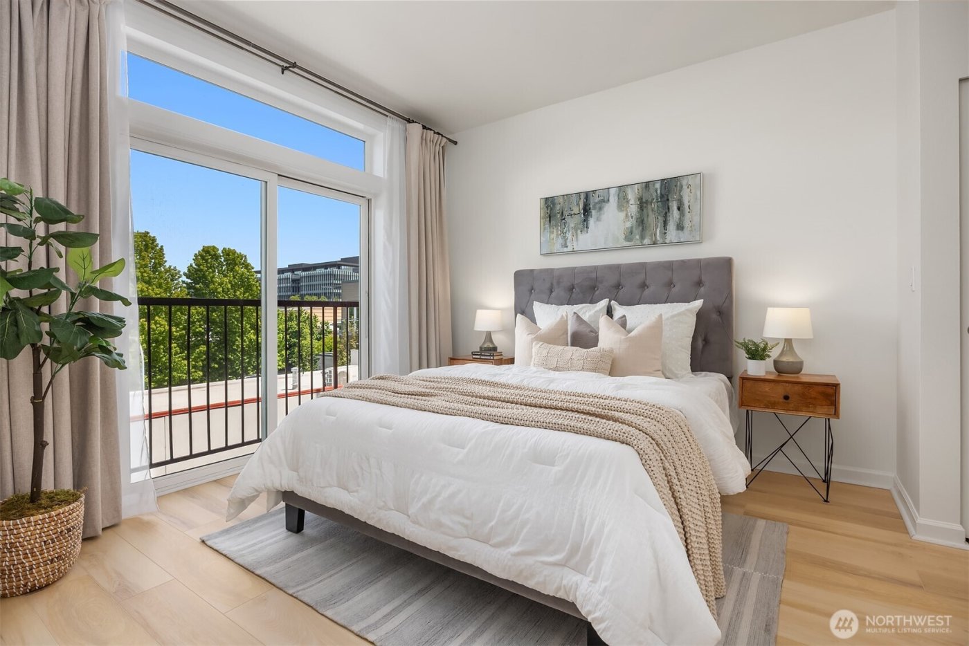 122 S State Street #207 E, Kirkland, WA 98033