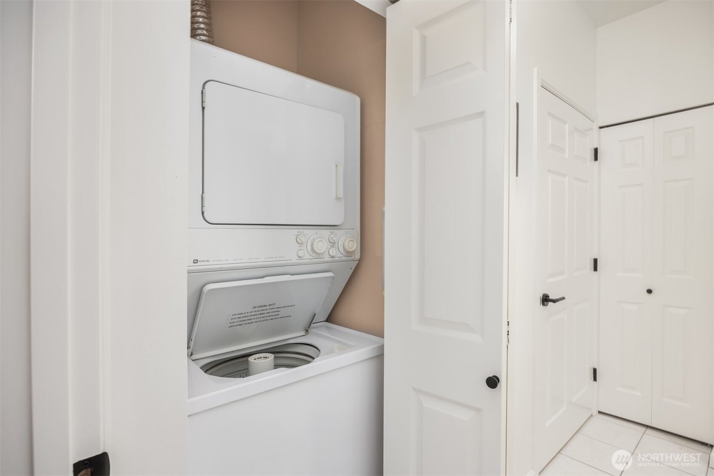 122 S State Street #207 E, Kirkland, WA 98033