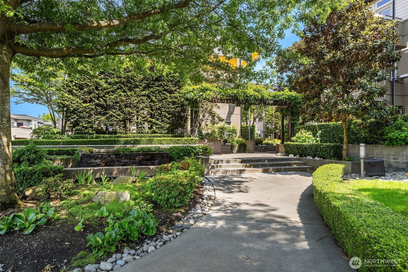 122 S State Street #207 E, Kirkland, WA 98033