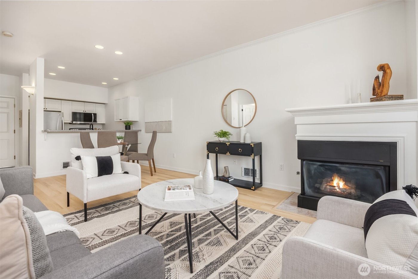 122 S State Street #207 E, Kirkland, WA 98033