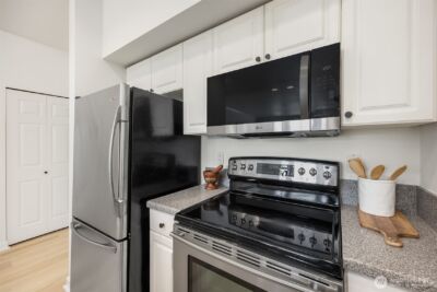 122 S State Street #207 E, Kirkland, WA 98033 - Photo 10