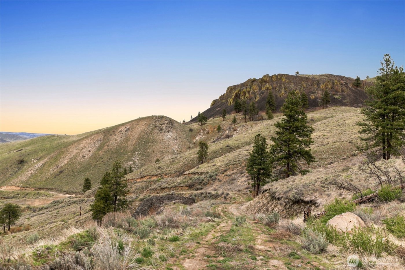 1 Pine Bluffs Lane , Orondo, WA 98830