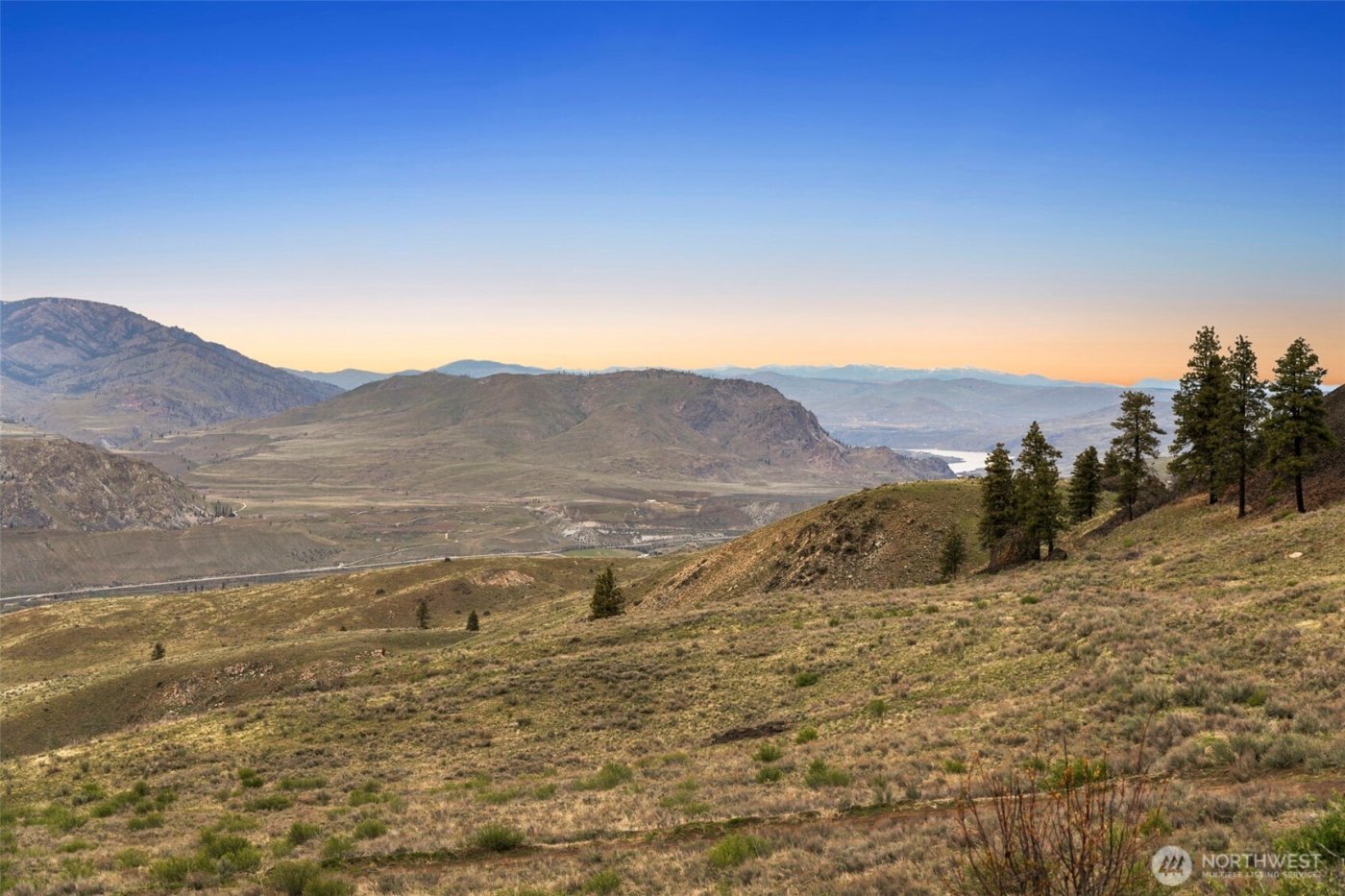 1 Pine Bluffs Lane , Orondo, WA 98830