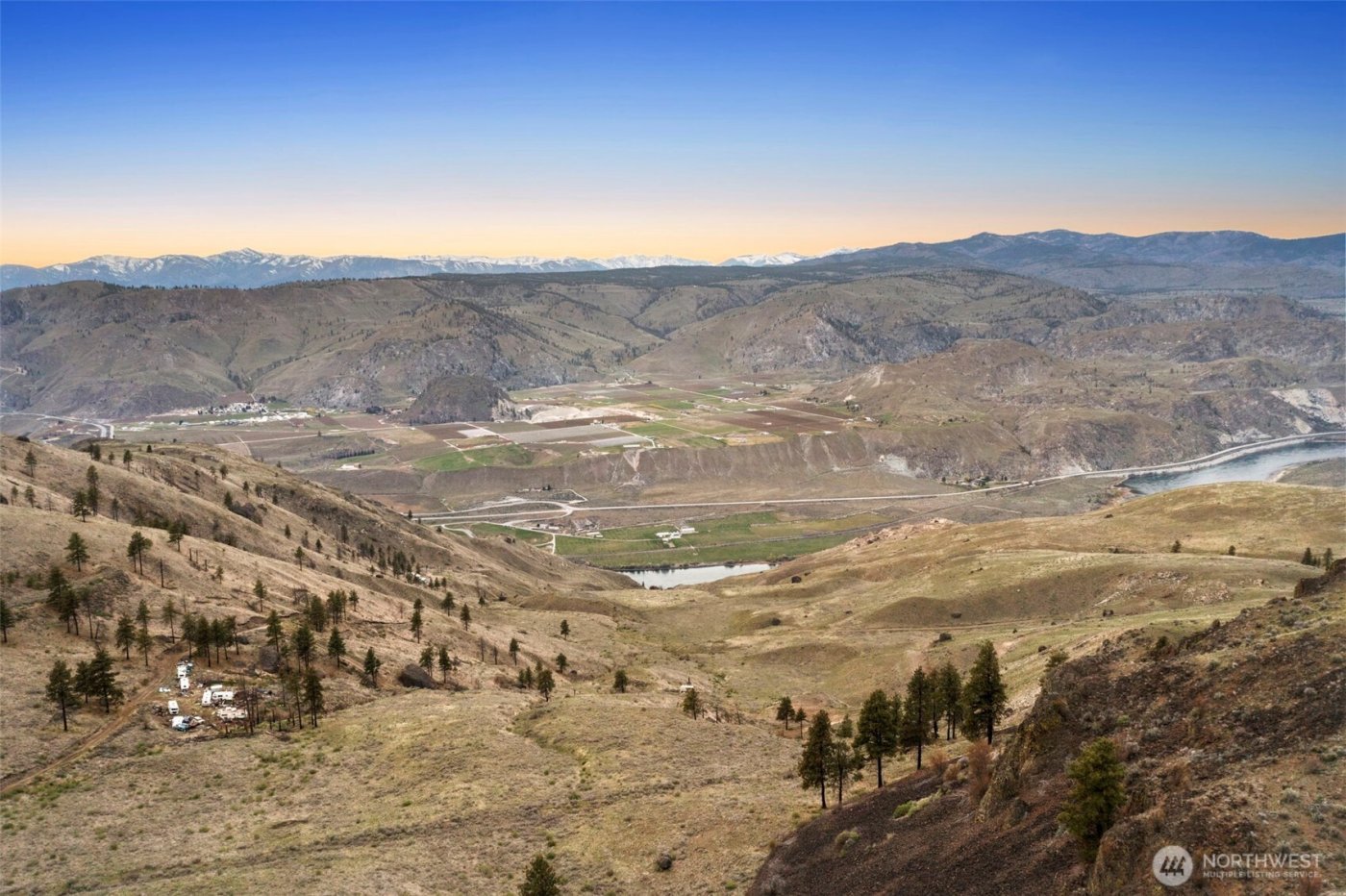 1 Pine Bluffs Lane , Orondo, WA 98830