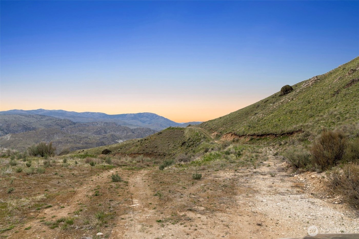 1 Pine Bluffs Lane , Orondo, WA 98830