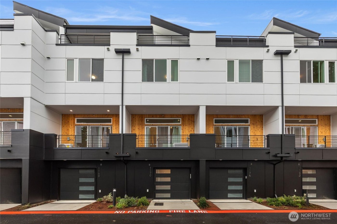 1142 129th Court NE #302, Bellevue, WA 98005