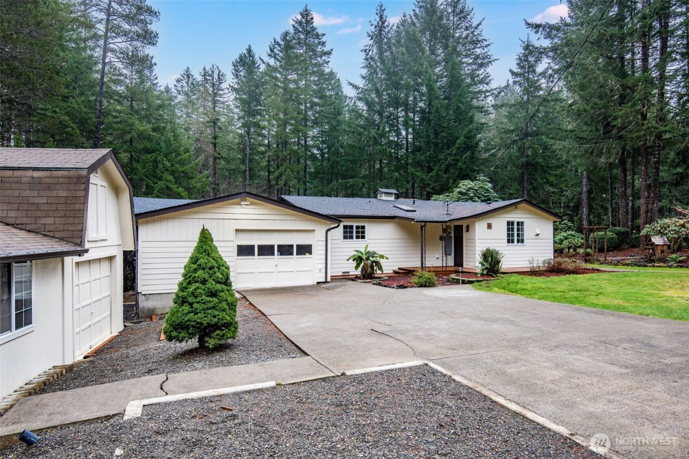 30 E Restful Road , Grapeview, WA 98546