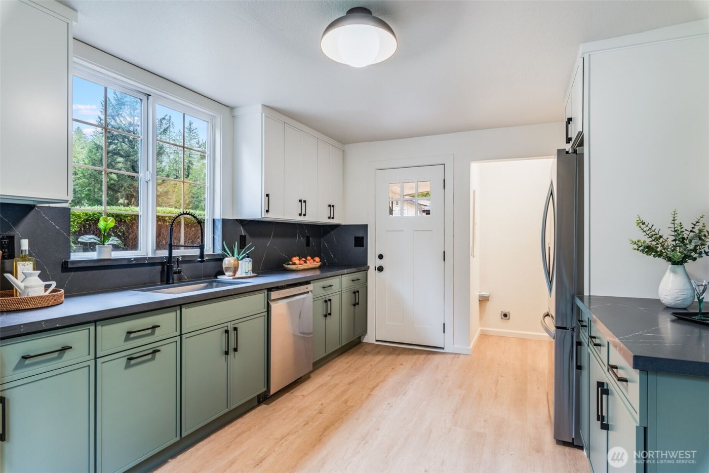 30 E Restful Road , Grapeview, WA 98546