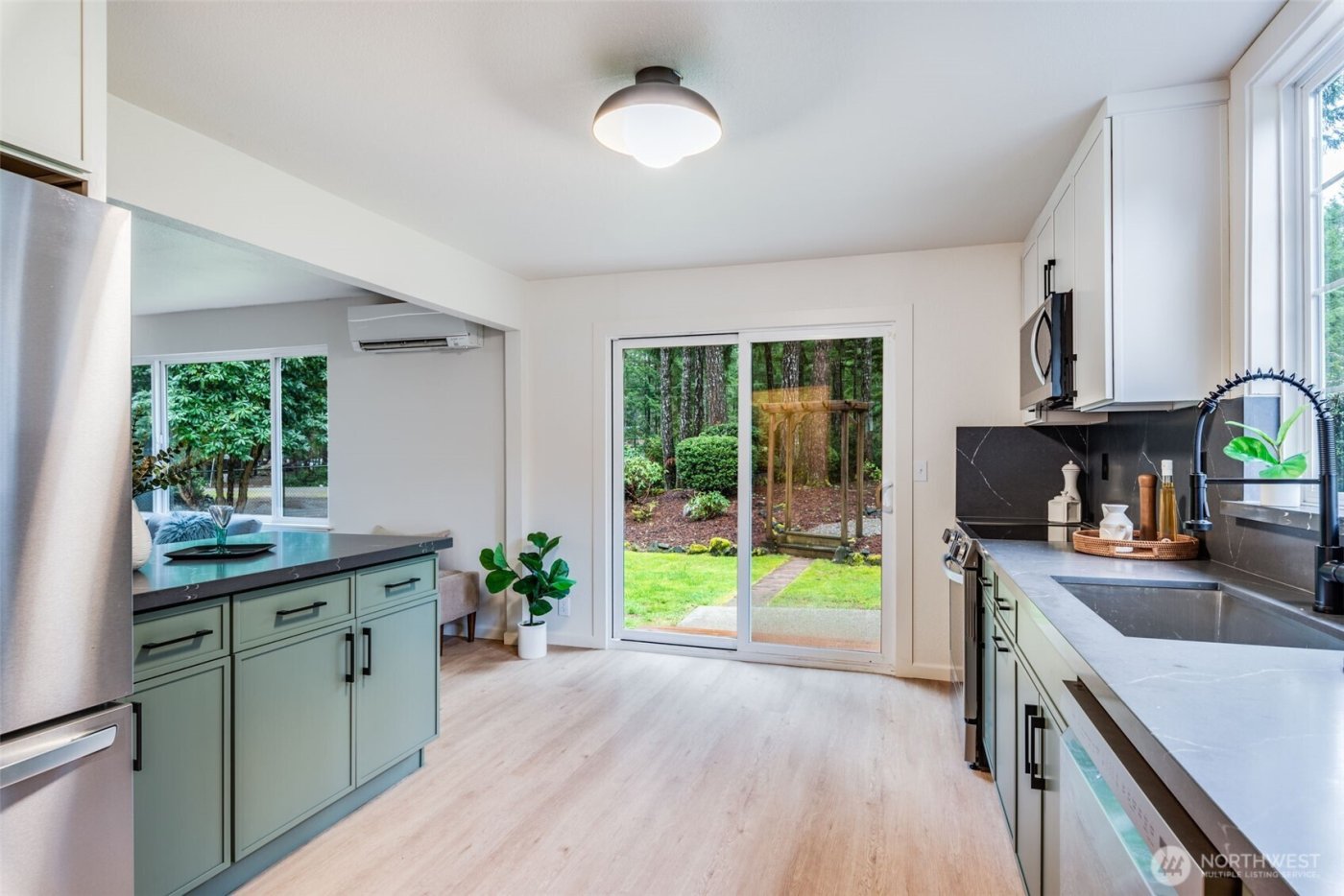 30 E Restful Road , Grapeview, WA 98546