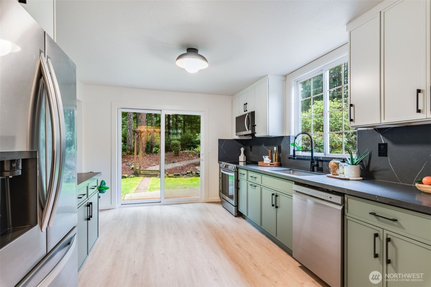 30 E Restful Road , Grapeview, WA 98546