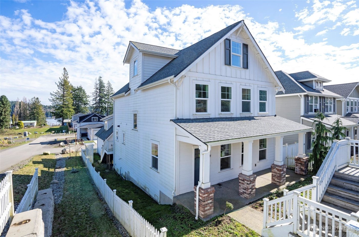 10 E Compass Lane , Allyn, WA 98524