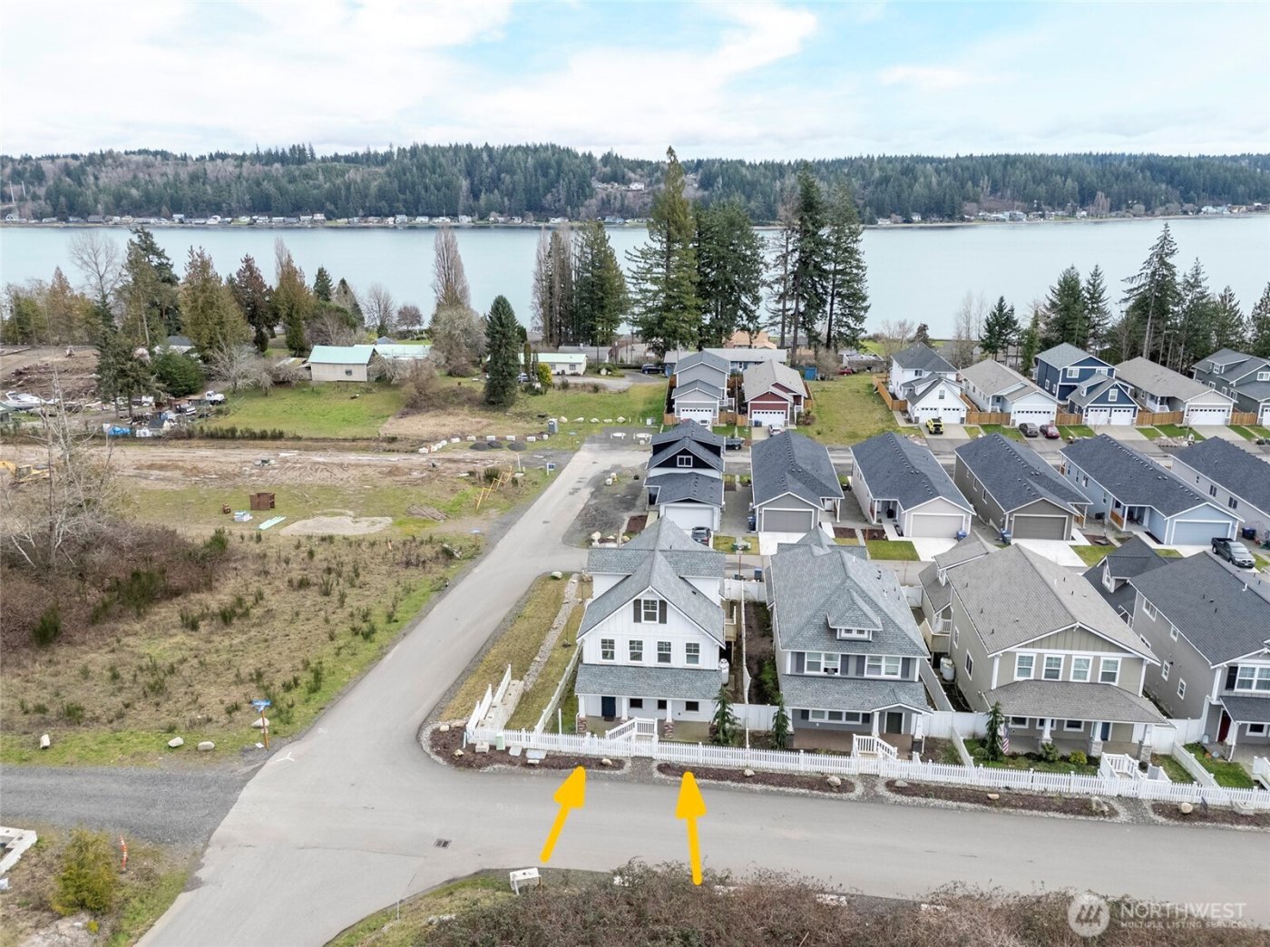 10 E Compass Lane , Allyn, WA 98524