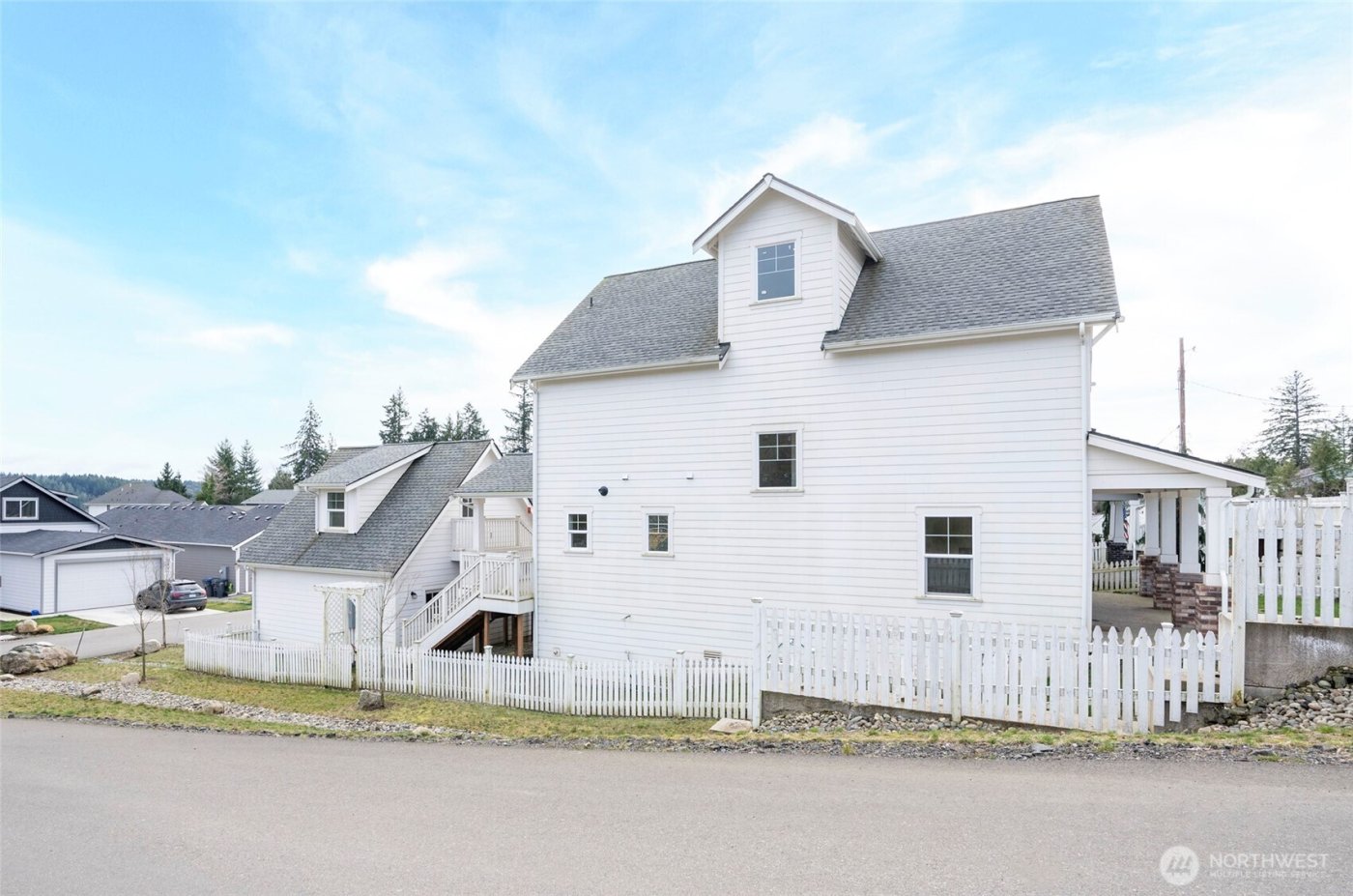 10 E Compass Lane , Allyn, WA 98524