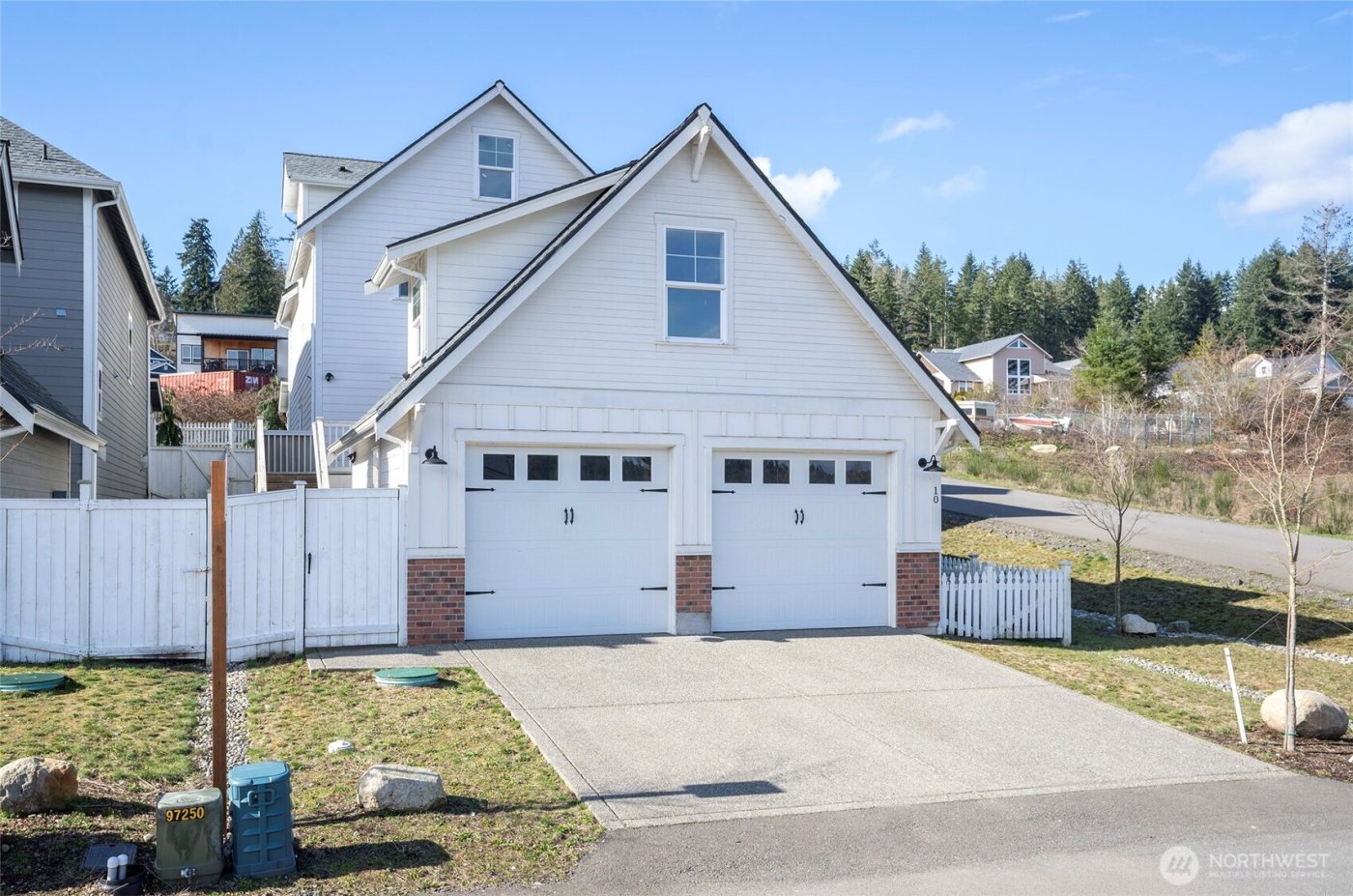 10 E Compass Lane , Allyn, WA 98524