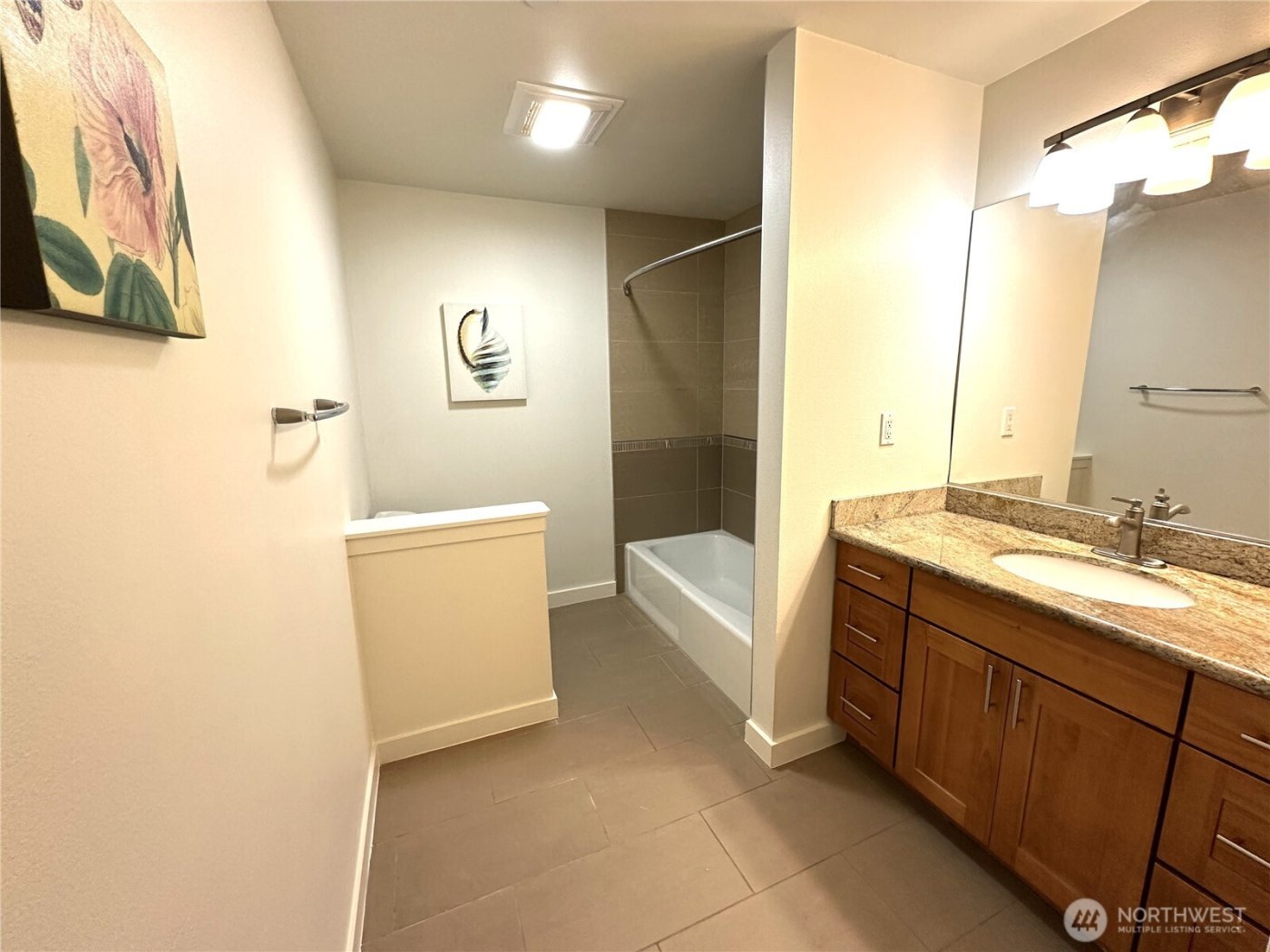 3212 SE 81st #C203, Mercer Island, WA 98040