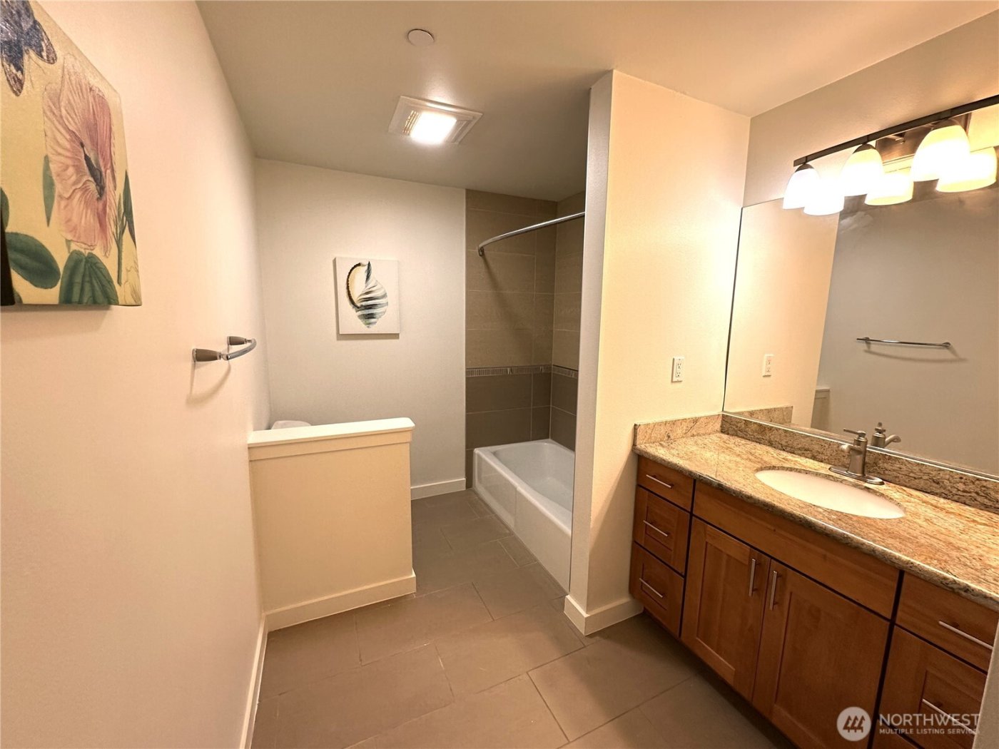 3212 SE 81st #C203, Mercer Island, WA 98040