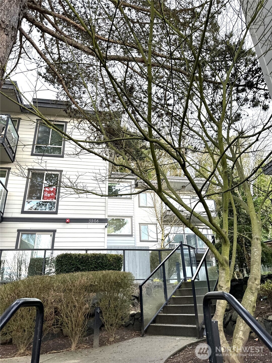 3212 SE 81st #C203, Mercer Island, WA 98040