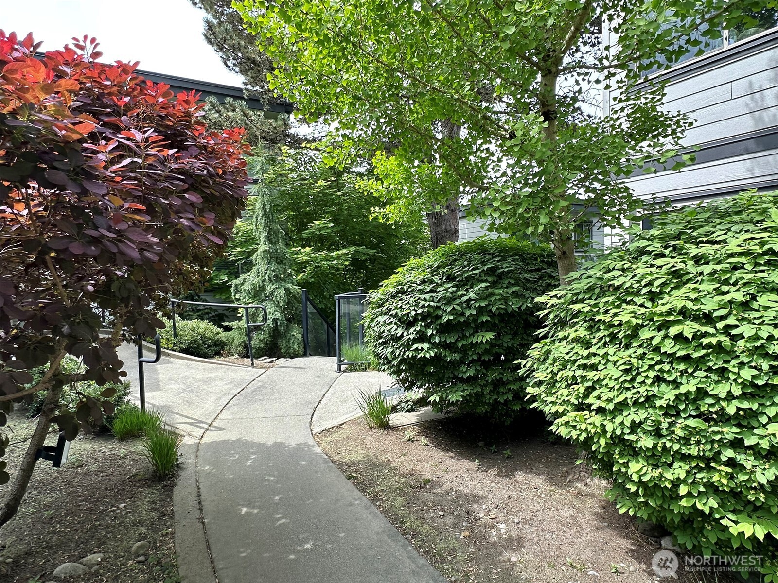 3212 SE 81st #C203, Mercer Island, WA 98040
