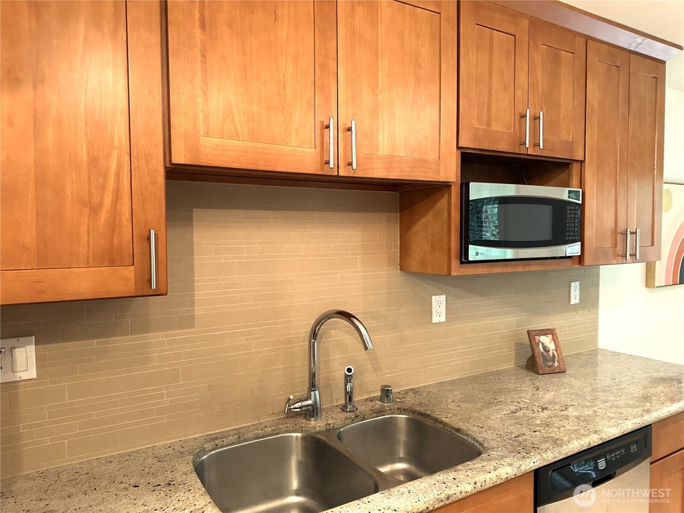 3212 SE 81st #C203, Mercer Island, WA 98040