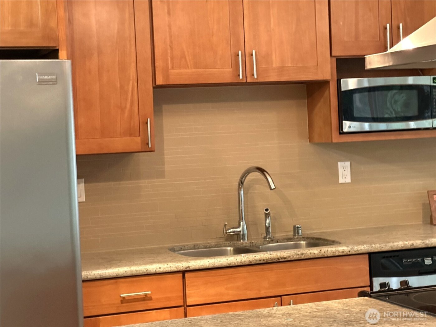 3212 SE 81st #C203, Mercer Island, WA 98040