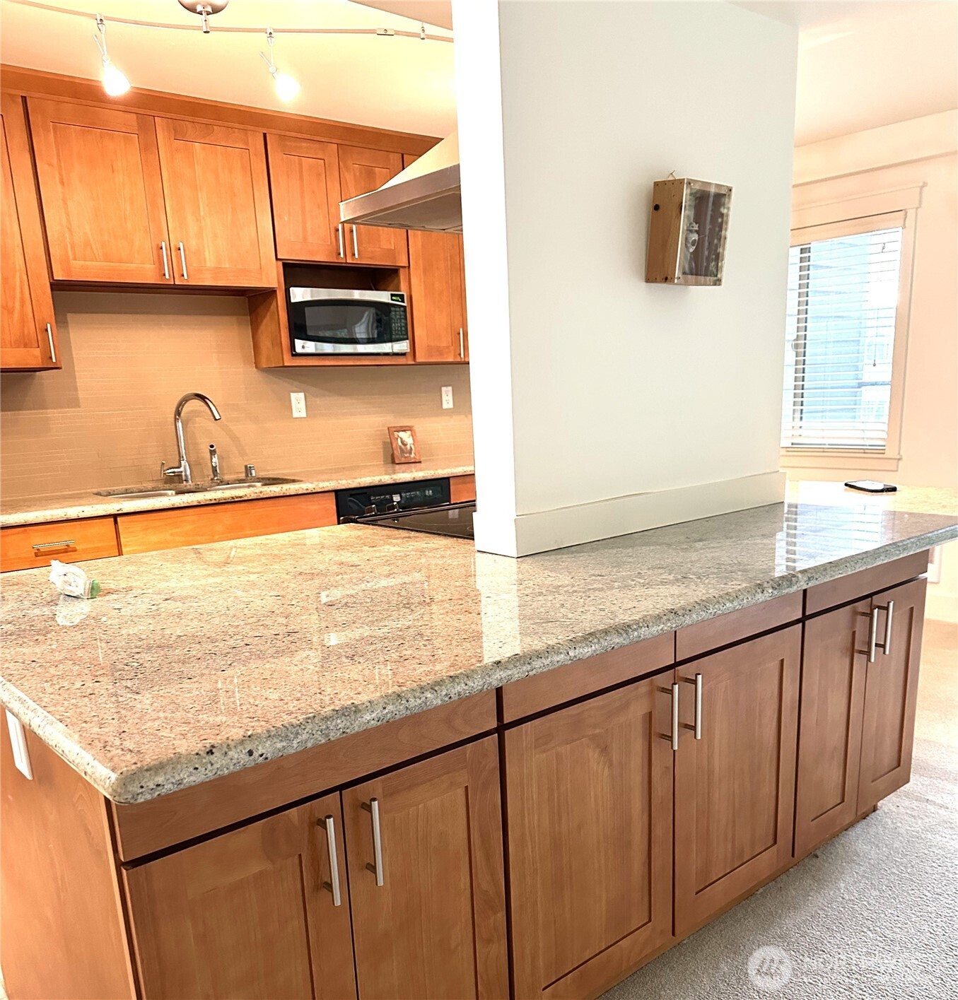 3212 SE 81st #C203, Mercer Island, WA 98040