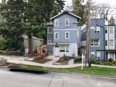 2613 3rd Avenue W, Seattle, WA 98119 - Photo 1