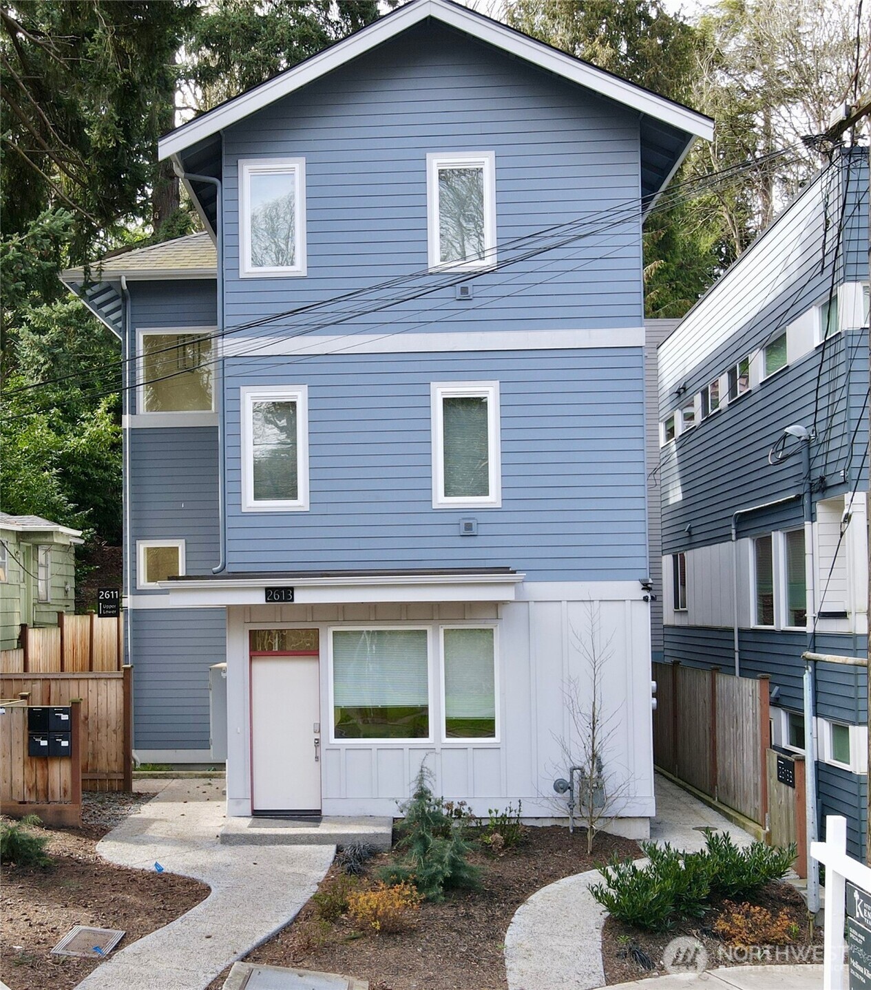 2613 3rd Avenue W, Seattle, WA 98119