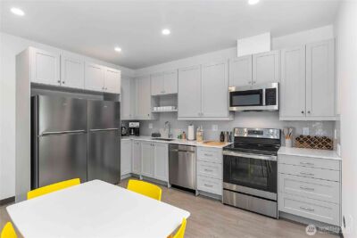 2613 3rd Avenue W, Seattle, WA 98119 - Photo 3