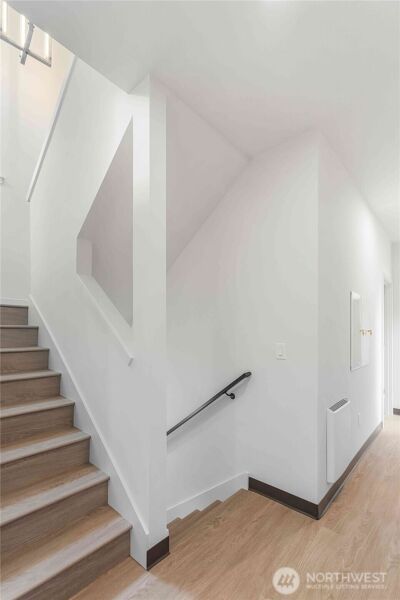 2613 3rd Avenue W, Seattle, WA 98119 - Photo 5