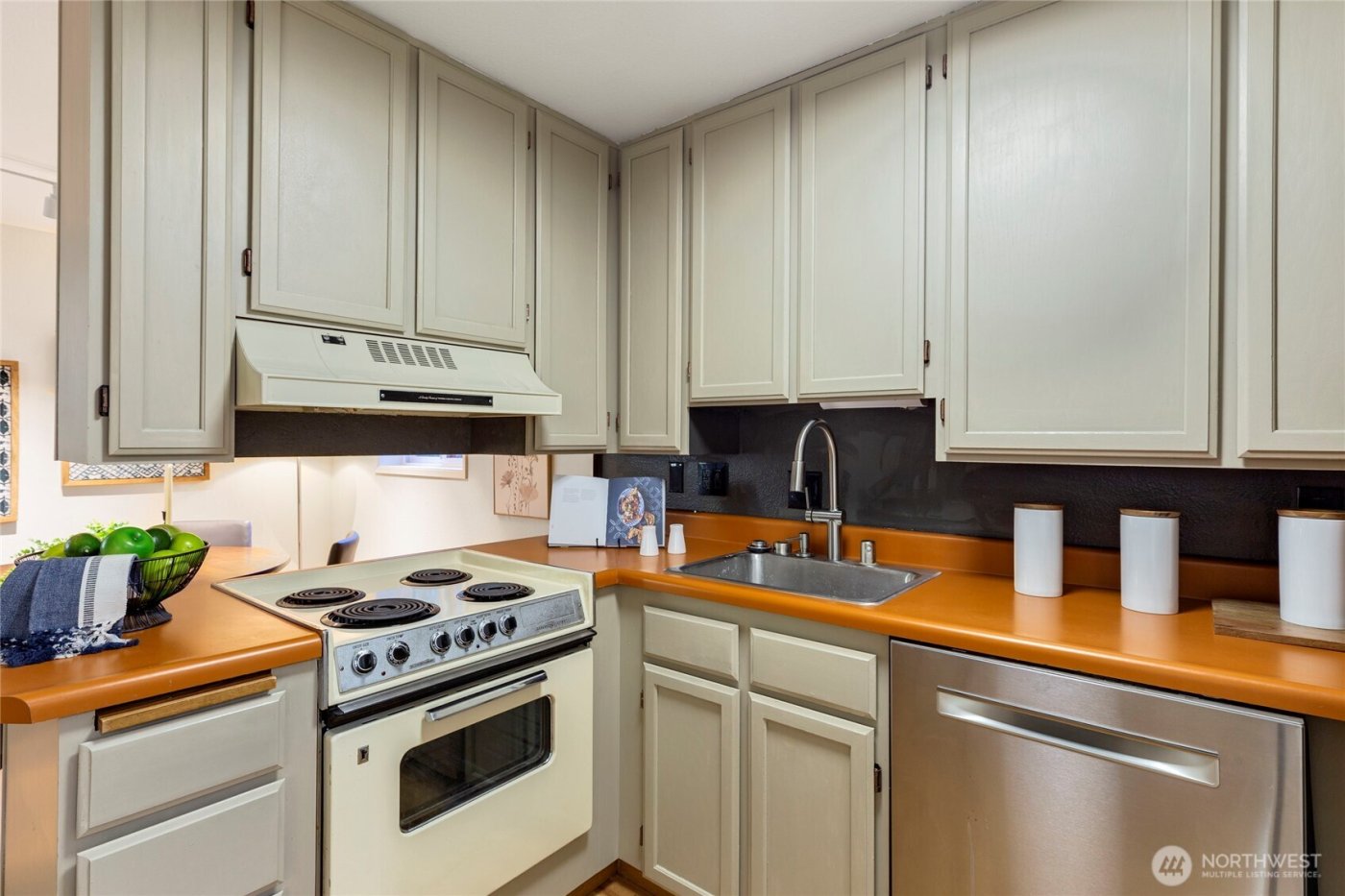 2626 E Madison Street #8, Seattle, WA 98112