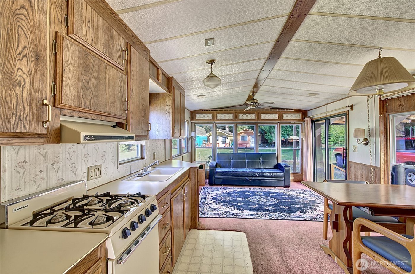 23217 State Route 9 , Lake McMurray, WA 98274