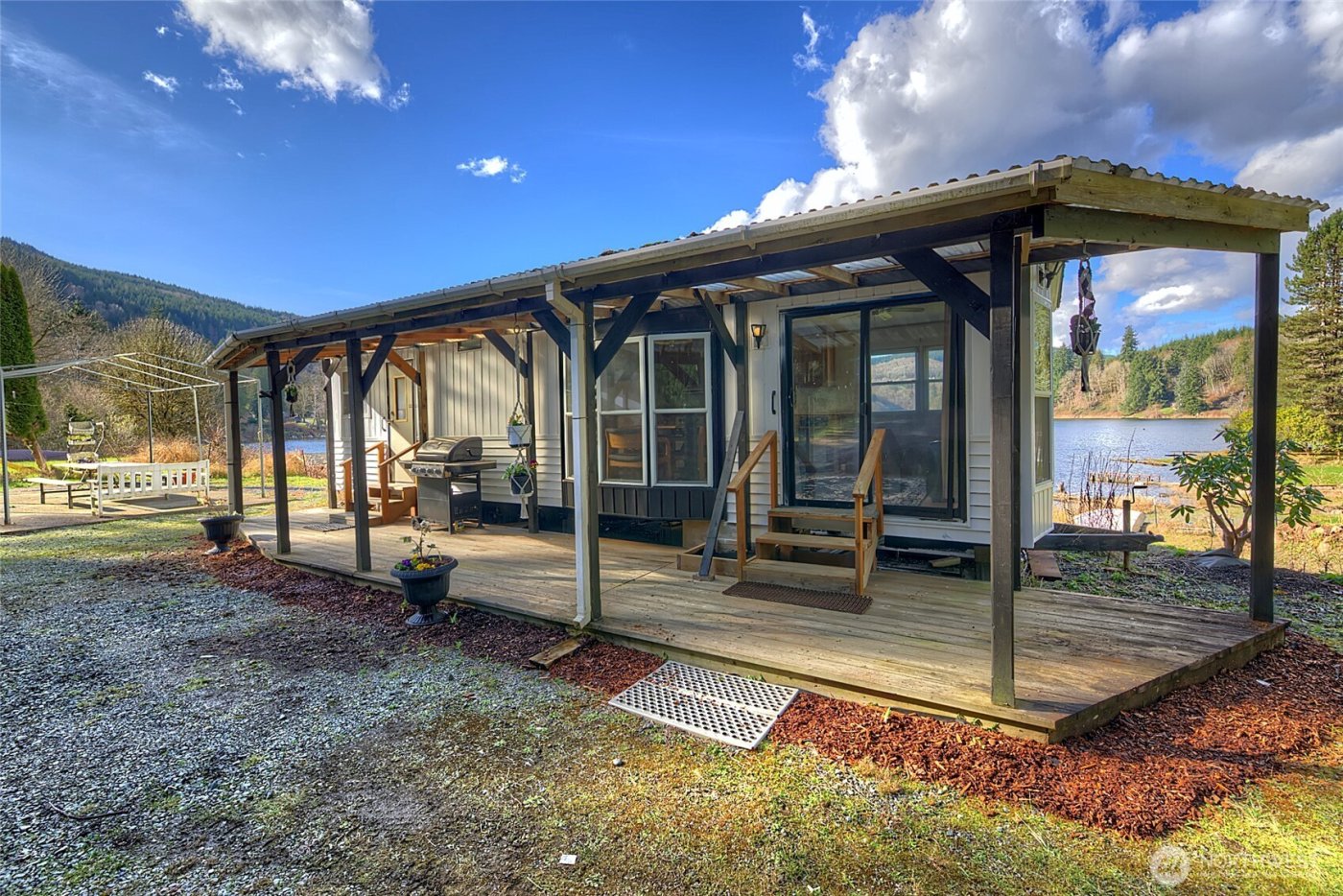 23217 State Route 9 , Lake McMurray, WA 98274