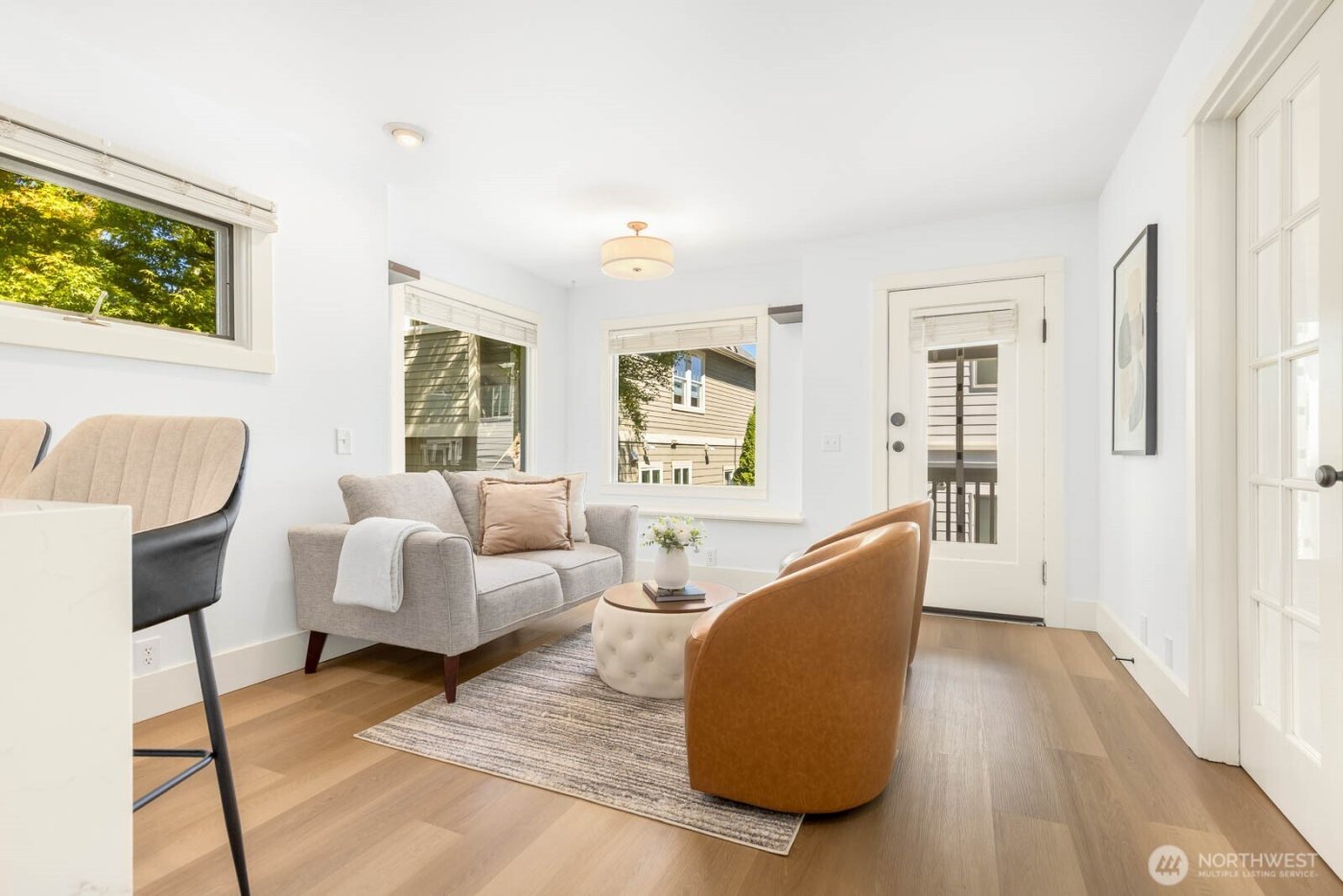 2423 3rd Avenue W, Seattle, WA 98119