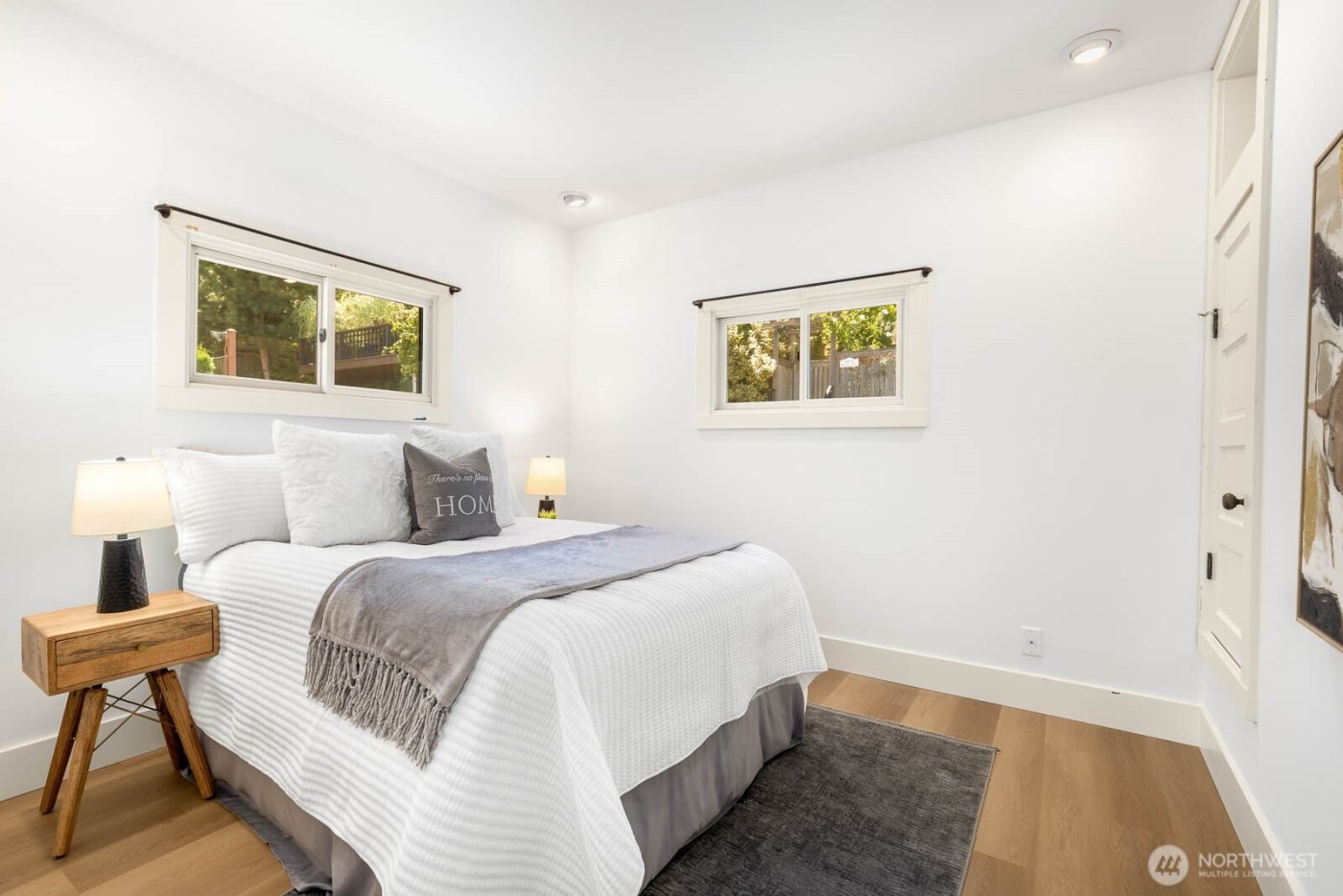 2423 3rd Avenue W, Seattle, WA 98119