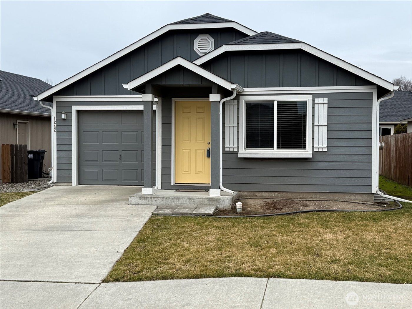 1242 SW Carver Street , College Place, WA 99324