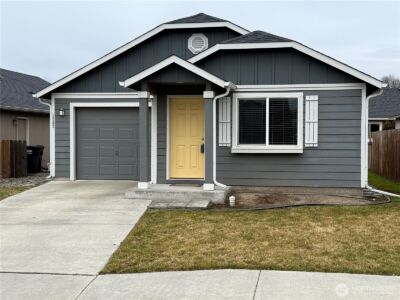 1242 SW Carver Street , College Place, WA 99324