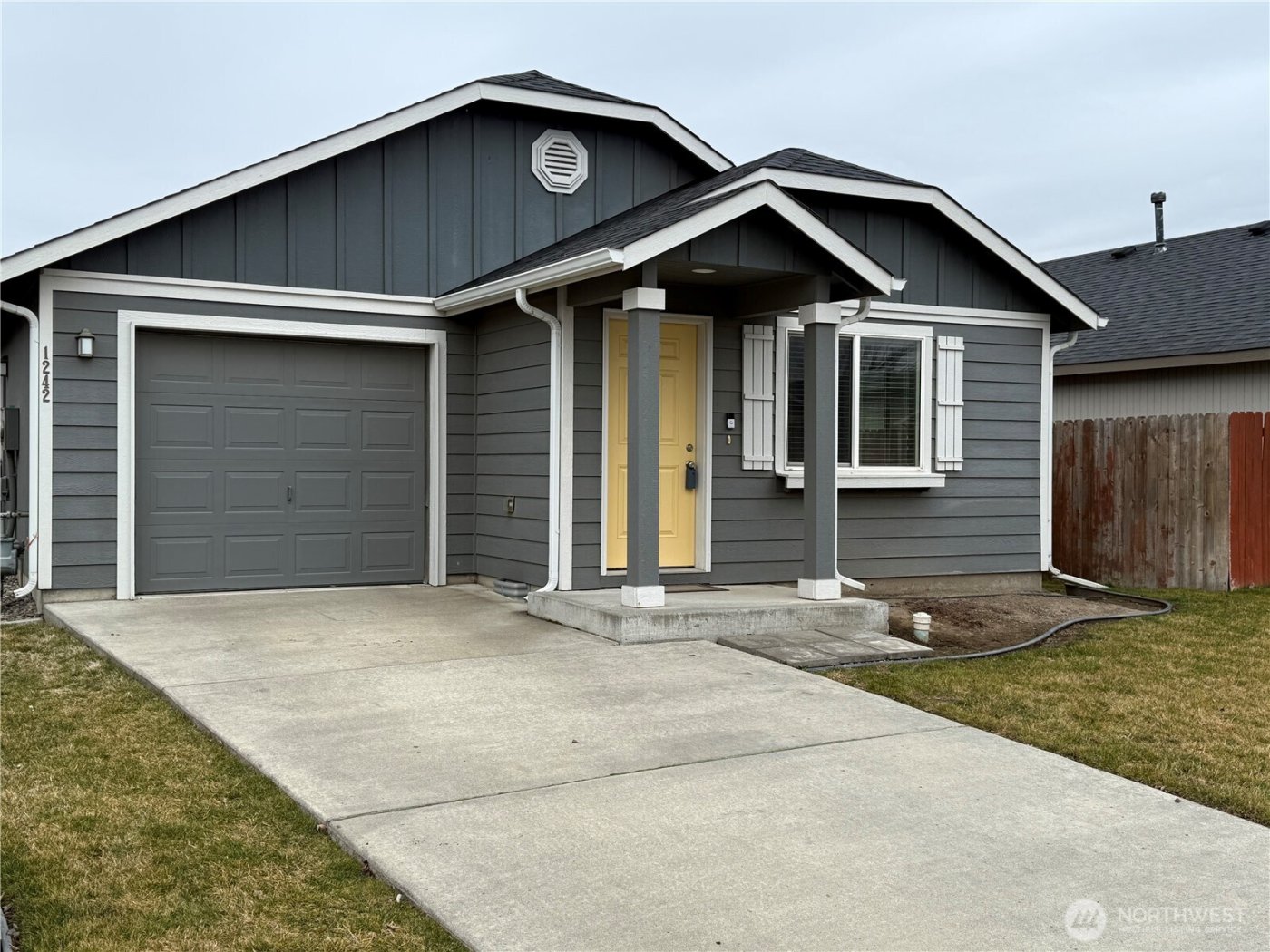 1242 SW Carver Street , College Place, WA 99324