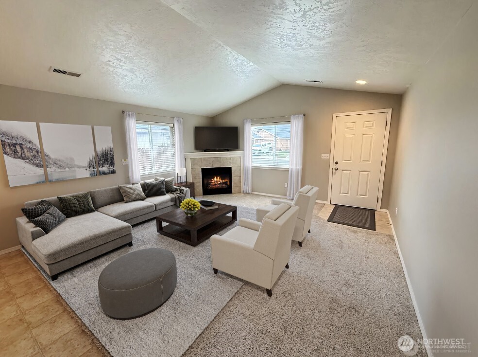 1242 SW Carver Street , College Place, WA 99324